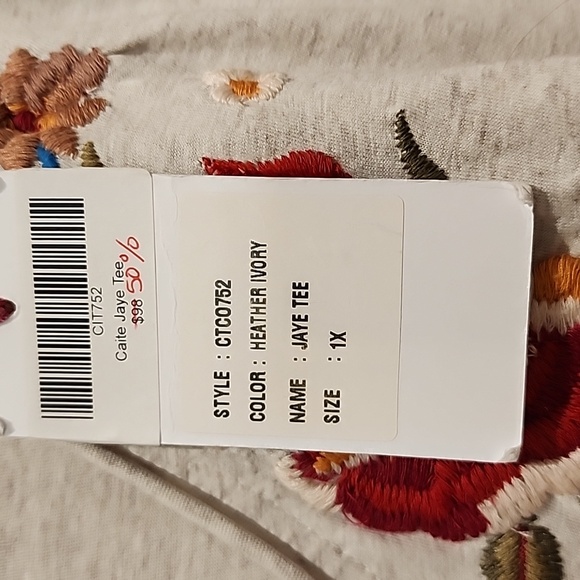 NEW Caite by Athleta Jay v neck floral heathered ivory tee - Picture 7 of 8